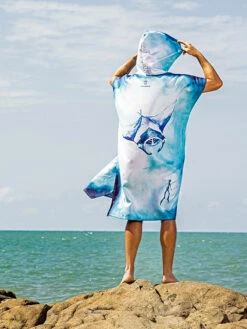 Ocean Armour Manta Poncho -Online Dive Gear Sales Shop Ocean Armour Manta Poncho Lifestyle Beach Male Back