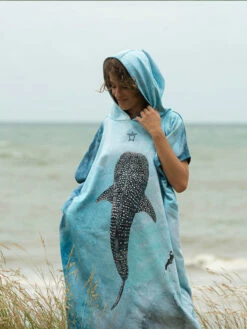 Ocean Armour Whale Shark Poncho -Online Dive Gear Sales Shop Ocean Armour Whale Shark Poncho Lifestyle Female Front Standing