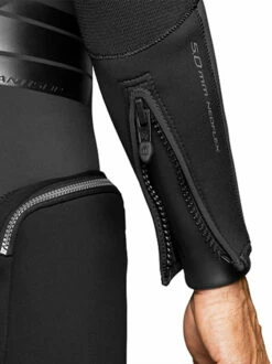 Waterproof W7 Wetsuit 7mm Ladies -Online Dive Gear Sales Shop Waterproof W7 Sleeve Zipper Detail 737c11cc c78a 46bb 8c27 0a4593bef5db